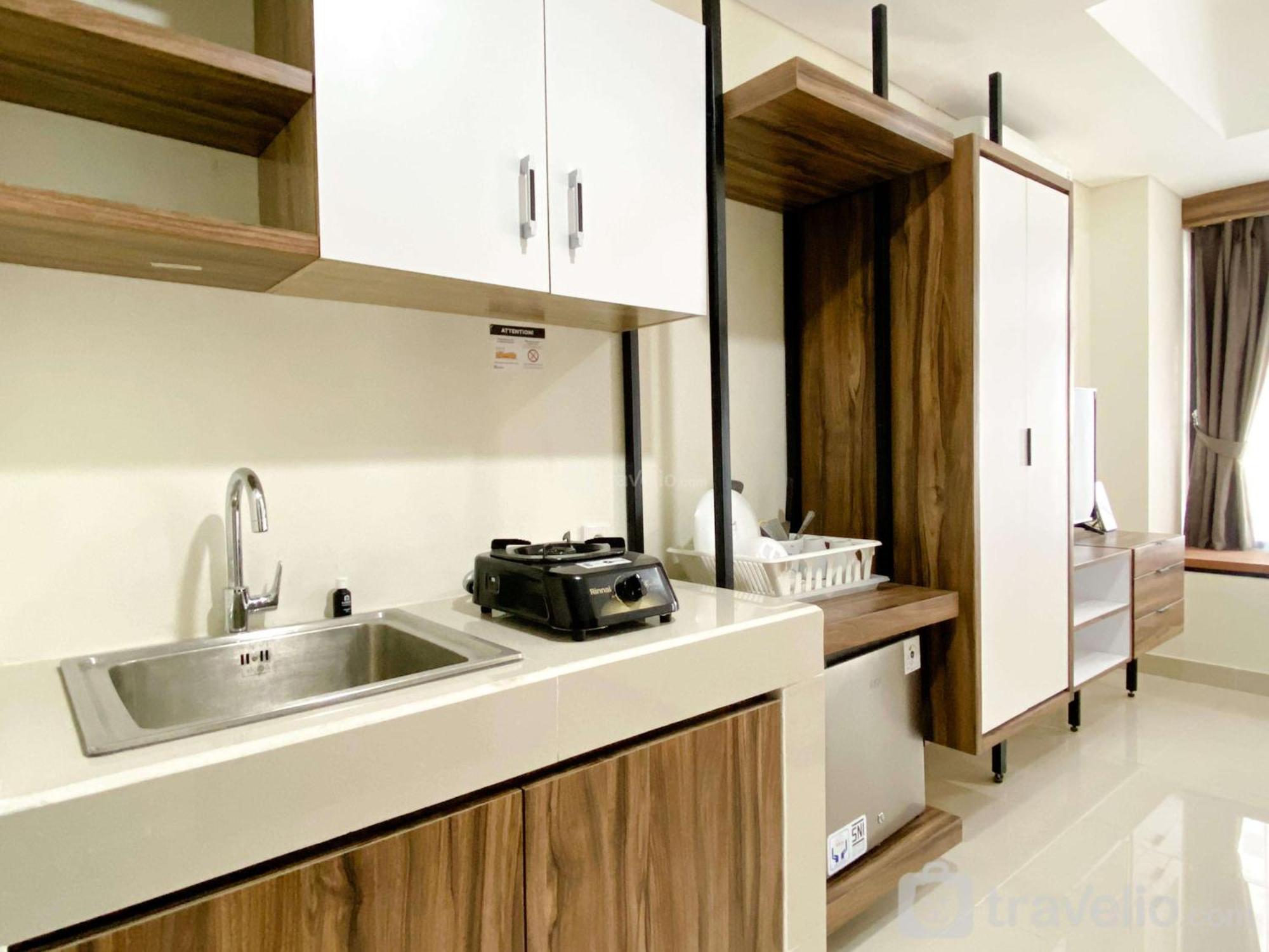 Homey And Cozy Stay Studio Room Pollux Chadstone Apartment By Travelio Cikarang Exteriör bild